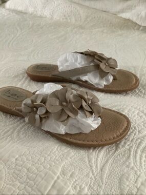 Metallic leather flip flops